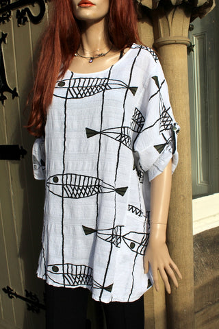 ladies italian meshy cotton fish print tunic with pockets in white